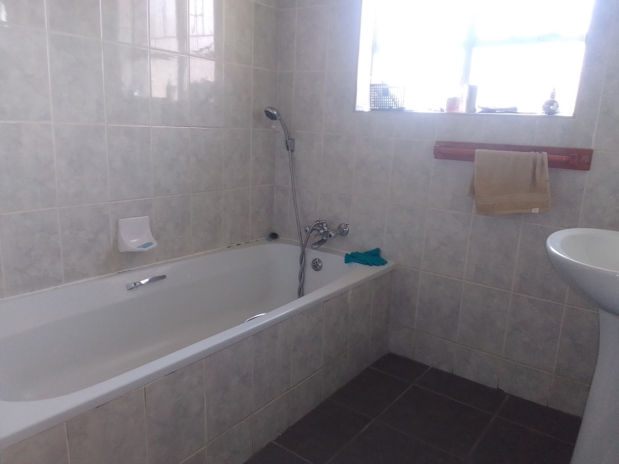 To Let 3 Bedroom Property for Rent in Protea Park North West